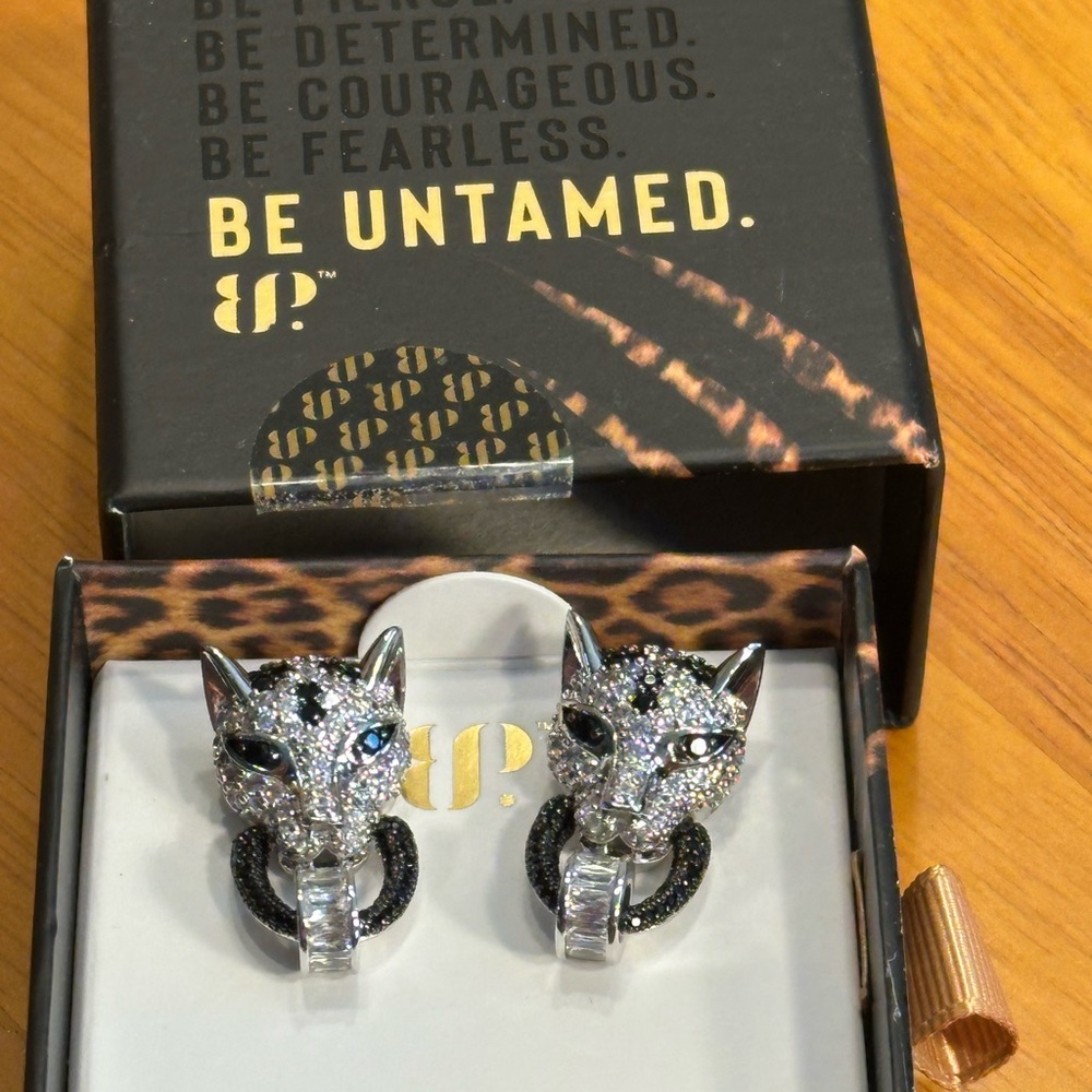 Bomb Party UNTAMED "Jaguar Kiss" Earrings Black Onyx on Rhodium And Hematite